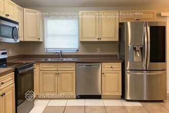 1110 E Camellia Dr in Brandon, FL - Building Photo - Building Photo