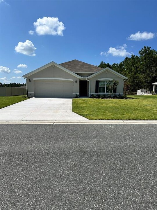 7042 SW 136th Ln in Ocala, FL - Foto de edificio