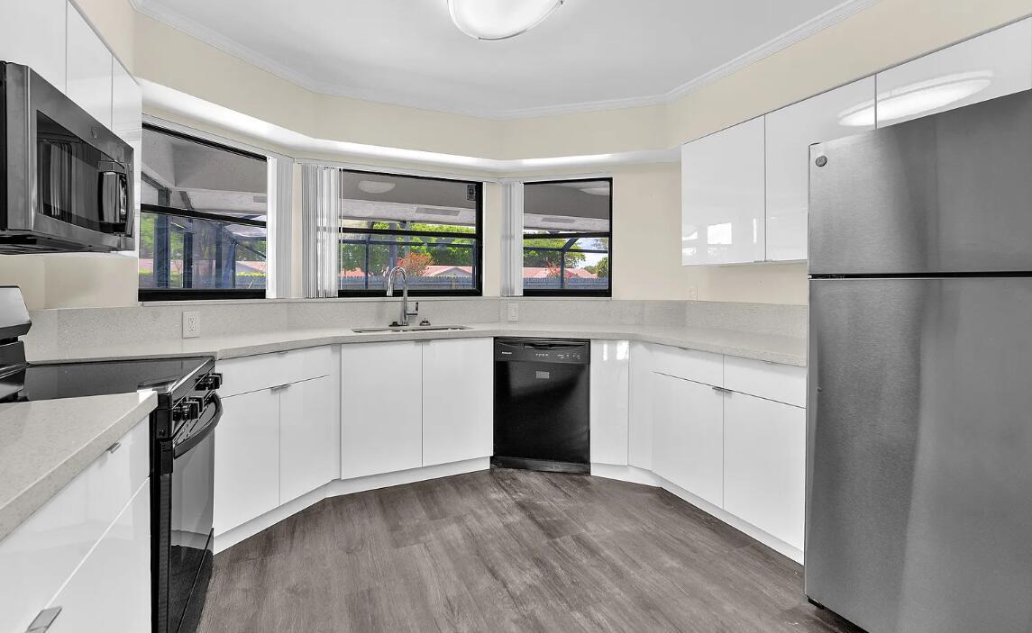 654 West Dr in Delray Beach, FL - Building Photo