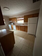 827 Glendale Ave, Unit C in South Charleston, WV - Foto de edificio - Building Photo