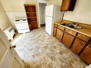 348 Wilson Ave in Morgantown, WV - Building Photo - Building Photo