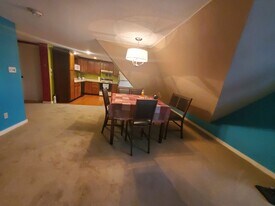 800 W 4th St, Unit Aronson Suite