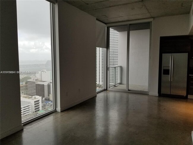 151 SE 1st St, Unit 2604 in Miami, FL - Building Photo - Building Photo