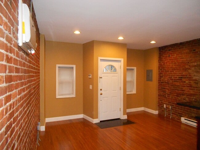 98 Knight St in Providence, RI - Building Photo - Building Photo