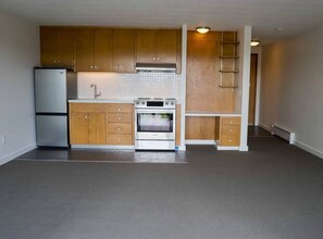 7113 California Ave SW in Seattle, WA - Building Photo - Building Photo