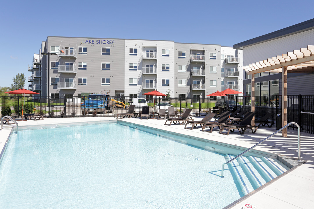 Lake Shore Apartments in Ankeny, IA - Building Photo