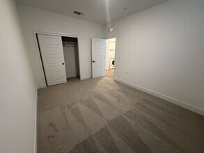 8539 Ponderosa Ave in Shafter, CA - Foto de edificio - Building Photo