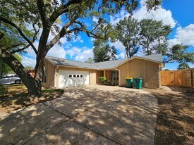 8314 Streamside Dr in Houston, TX - Building Photo