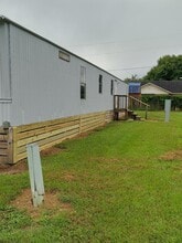 675 Airport Rd in Hinesville, GA - Building Photo - Building Photo