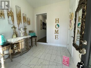 3041 Post Rd in Oakville, ON - Building Photo - Building Photo