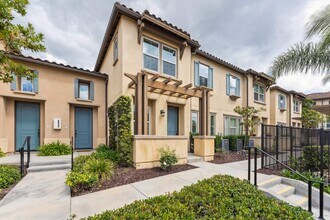 Casa Lago Eastlake in Chula Vista, CA - Building Photo - Building Photo