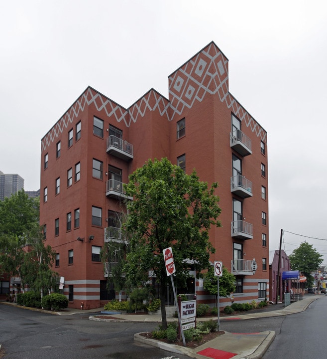 The Sugar Factory in Edgewater, NJ - Building Photo