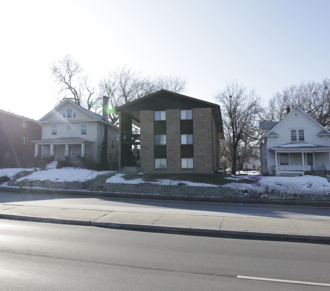 1237 S 27th St in Lincoln, NE - Foto de edificio - Building Photo