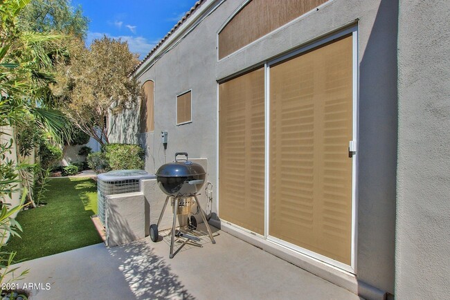 property at 1138 E Amberwood Dr