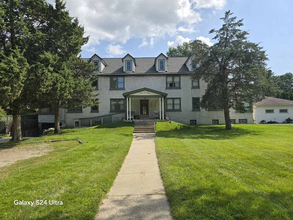 305 Michigan Ave in South Milwaukee, WI - Foto de edificio