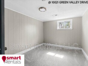 10021 Green Valley Dr in St. Louis, MO - Foto de edificio - Building Photo