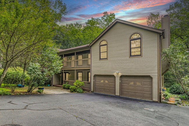 property at 27 Blackberry Dr E