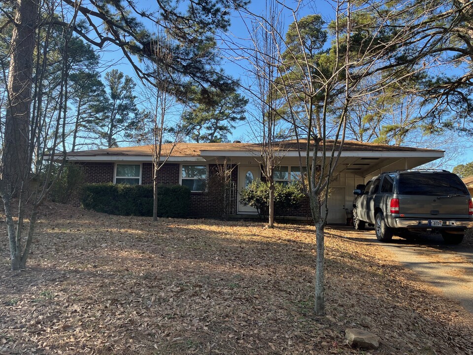 17 Rosemont Dr in Little Rock, AR - Building Photo