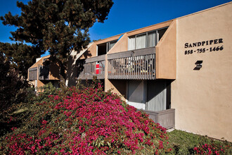 Elan Sandpiper Del Mar in Solana Beach, CA - Foto de edificio - Building Photo