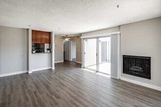 Paramount Terrace Apartments in Paramount, CA - Building Photo - Interior Photo