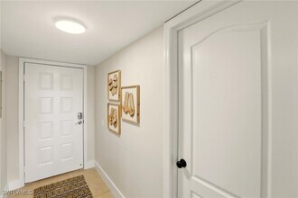 7300 Glenmoor Ln in Naples, FL - Building Photo - Building Photo