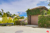 2066 Glencoe Way in Los Angeles, CA - Foto de edificio - Building Photo