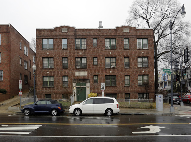 3101 Sherman Ave NW in Washington, DC - Building Photo - Building Photo