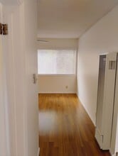 5130-5140 Roseland St in Los Angeles, CA - Building Photo - Building Photo