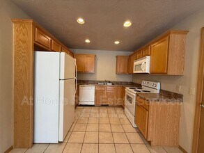 1947 S Farm Rd 123 in Springfield, MO - Building Photo - Building Photo