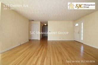 411 Cherry Ave in Sumner, WA - Foto de edificio - Building Photo