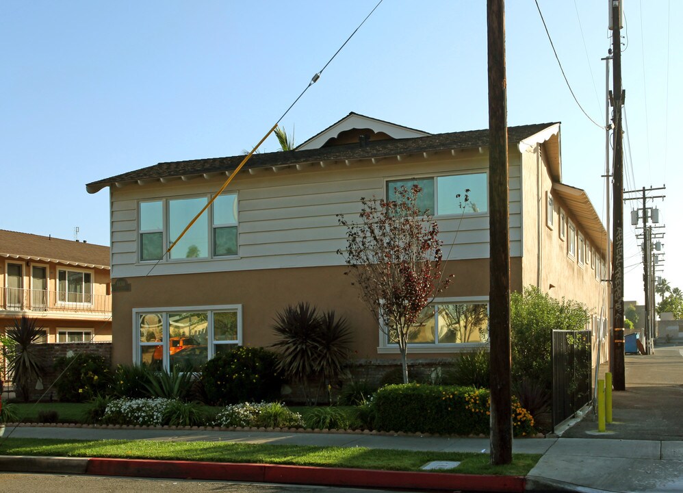 Lemon Breeze Apartments in Anaheim, CA - Building Photo