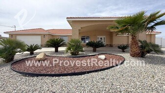 17757 Donert St in Hesperia, CA - Building Photo