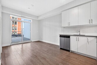 212 King William St in Hamilton, ON - Building Photo - Building Photo