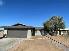 361 N 8th St in Blythe, CA - Building Photo