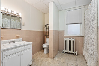 5863 Northumberland St, Unit 2 in Pittsburgh, PA - Building Photo - Building Photo