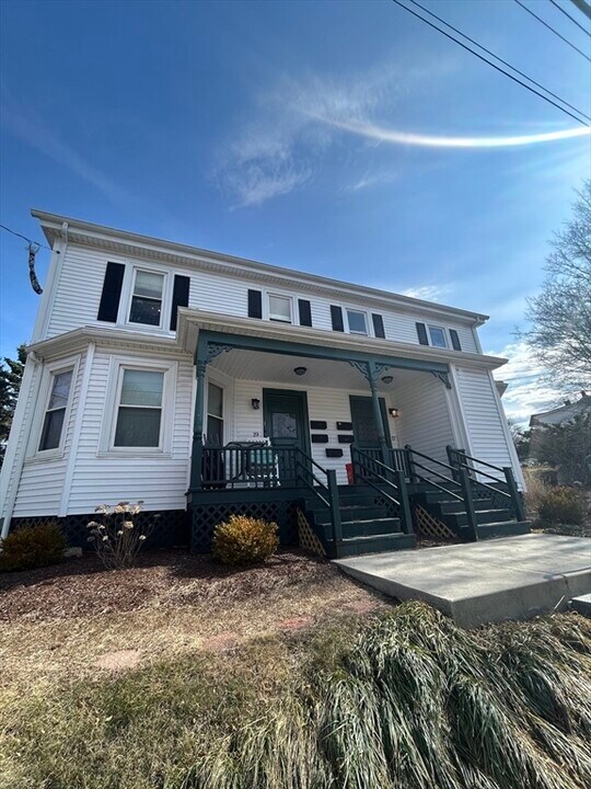 17 Hudson St in Marlborough, MA - Building Photo