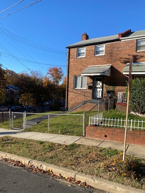 property at 4200 H St SE
