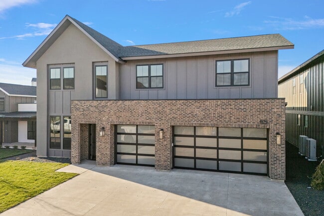 property at 116 S Carbon Rivet Ave