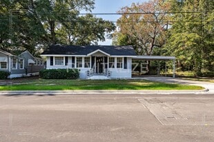 406 Pinehill Dr in Mobile, AL - Building Photo