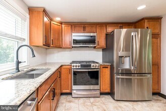 402 Layfield Rd in Perkiomenville, PA - Building Photo - Building Photo
