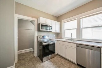 1504 D Ave NE in Cedar Rapids, IA - Building Photo - Building Photo