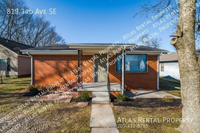 property at 819 3rd Ave SE