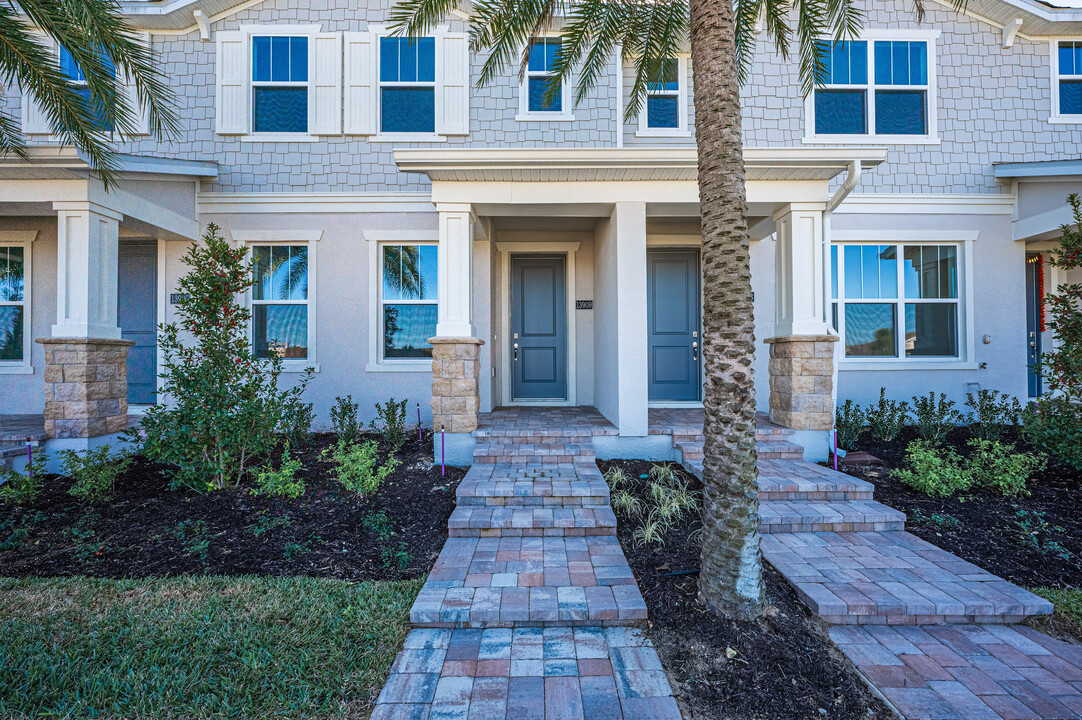 13909 Easdale Aly in Winter Garden, FL - Building Photo