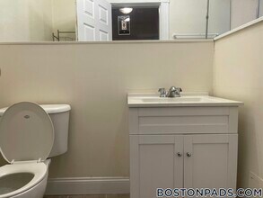 520 Cambridge St, Unit 8A in Boston, MA - Building Photo - Building Photo