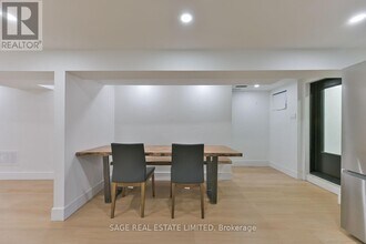 25 Palmerston Ave in Toronto, ON - Building Photo - Building Photo