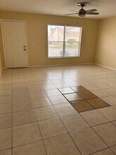 40 E Country Cove Way in Kissimmee, FL - Building Photo - Building Photo
