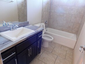 5001 Prestwick Dr in Arlington, TX - Building Photo - Building Photo