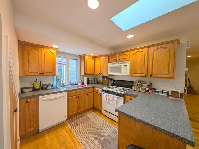 26 Burnham St, Unit 3