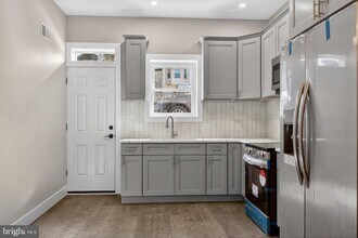 34 W Sharpnack St in Philadelphia, PA - Building Photo - Building Photo