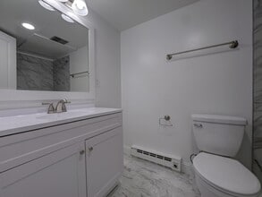 Colonie East Apartments in Latham, NY - Building Photo - Building Photo